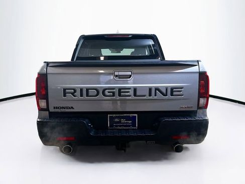 Used 2025 Honda Ridgeline Sport image 7