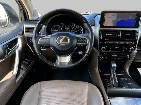 Used 2023 Lexus GX 460 Luxury w/ Accessory Package AWD/4WD image 6