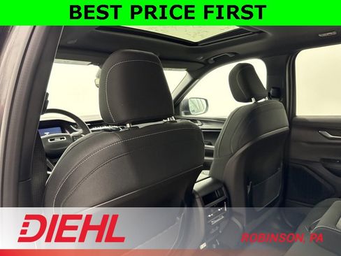 New 2025 Jeep Grand Cherokee Laredo X image 18