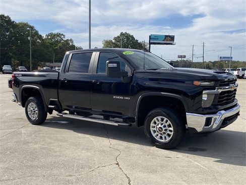 Used 2024 Chevrolet Silverado 2500 LT image 8