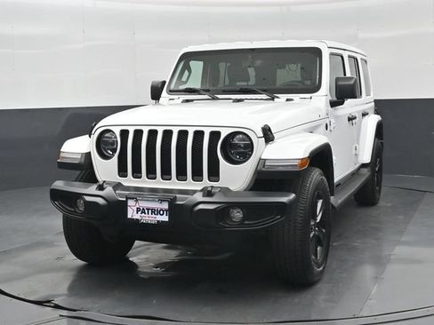 Used 2022 Jeep Wrangler Unlimited Sahara AWD/4WD image 33