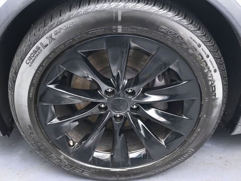 Used 2020 Tesla Model X Long Range image 40