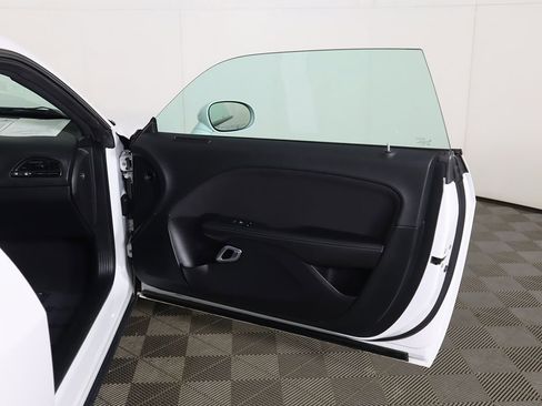 Used 2019 Dodge Challenger SXT image 16