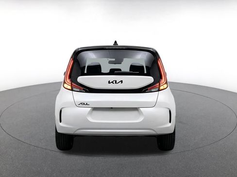 Used 2025 Kia Soul LX w/ LX Technology Package FWD image 8