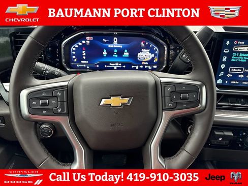 Used 2025 Chevrolet Silverado 2500 LTZ w/ LTZ Convenience Package AWD/4WD image 15