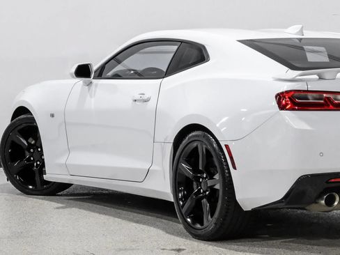 Used 2018 Chevrolet Camaro SS RWD image 12