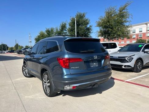 Used 2017 Honda Pilot Touring image 6