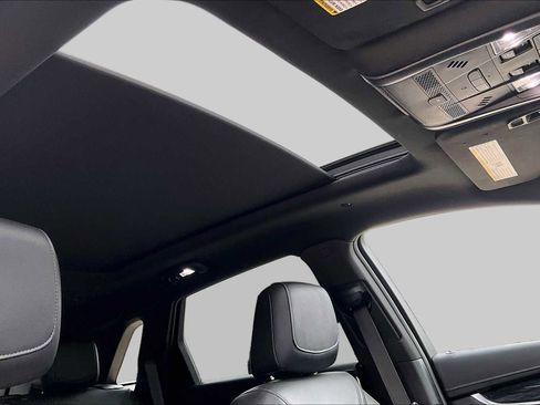 Used 2021 Cadillac XT5 Premium Luxury w/ LPO, Floor Liner Package FWD image 15