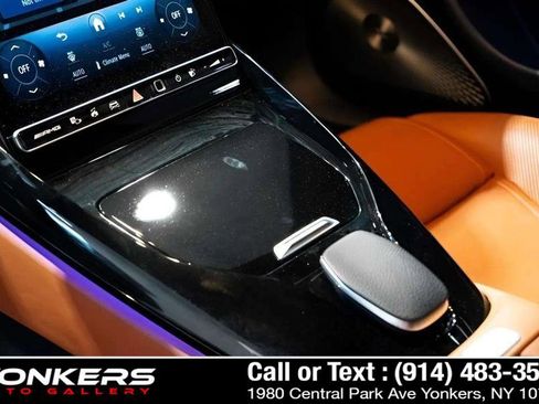 Used 2022 Mercedes-Benz SL 55 AMG 4MATIC w/ Driver Assistance Package image 52