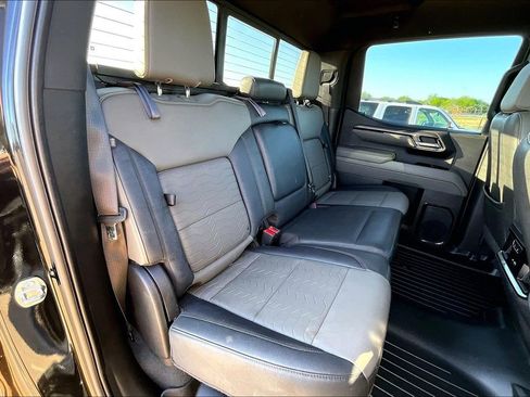 Used 2022 Chevrolet Silverado 1500 ZR2 image 35