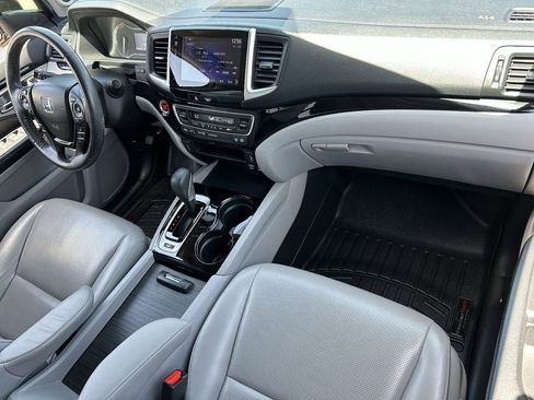 Used 2018 Honda Ridgeline RTL-E image 12