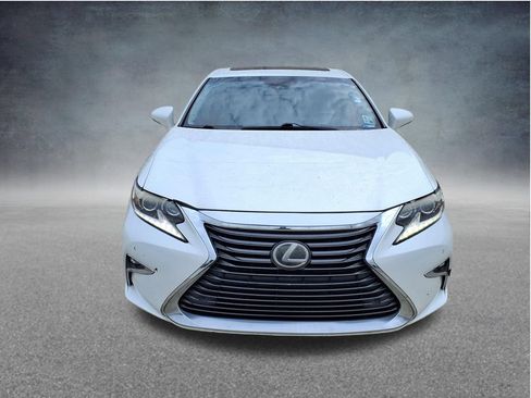 Used 2016 Lexus ES 350 w/ Luxury Package w/Wood Trim FWD image 2