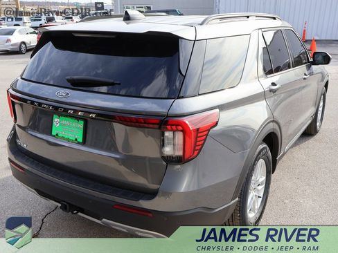 Used 2025 Ford Explorer Active w/ Active Comfort Package image 5