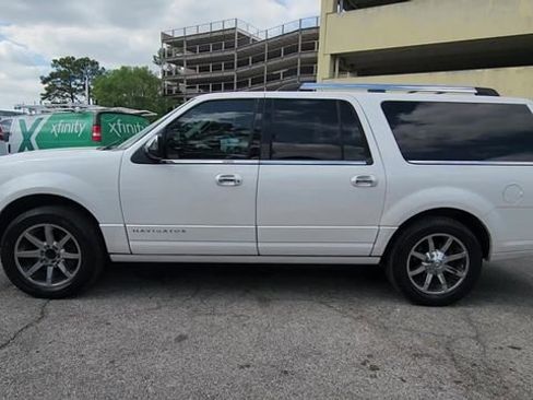 Used 2015 Lincoln Navigator L 2WD image 5