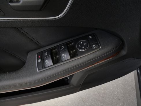 Used 2012 Mercedes-Benz E 350 4MATIC Sedan image 32