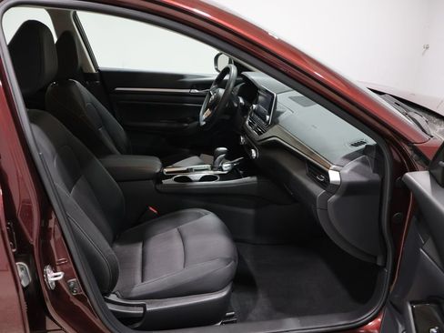 Used 2023 Nissan Altima 2.5 SV FWD image 23
