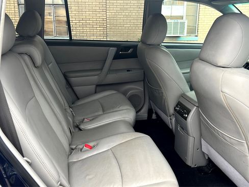 Used 2013 Toyota Highlander Plus image 20