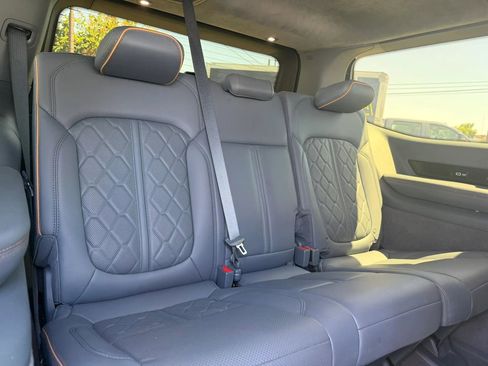 Used 2022 Jeep Grand Wagoneer Series III w/ Flexible Seating Group AWD/4WD image 23