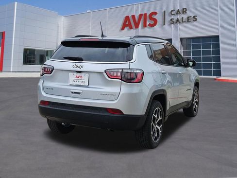 Used 2025 Jeep Compass Limited AWD/4WD image 6