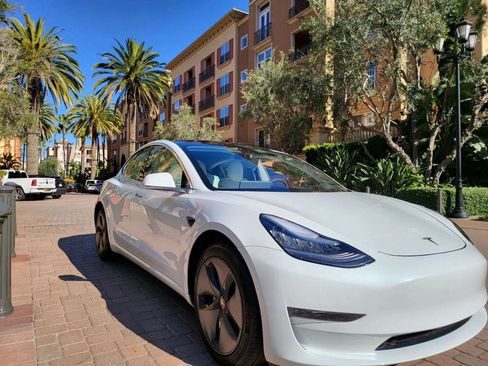 Used 2020 Tesla Model 3 Long Range AWD/4WD image 5