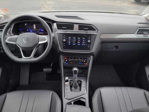 Certified 2023 Volkswagen Tiguan SE image 46