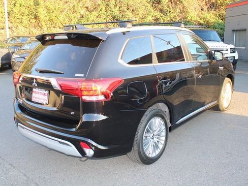 Used 2022 Mitsubishi Outlander LE image 3