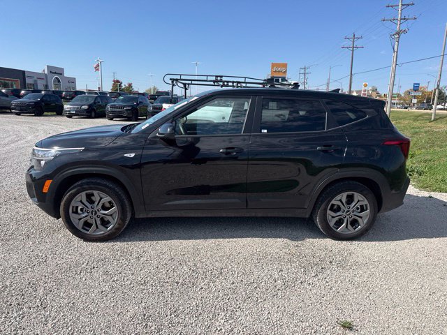 Used 2026 Kia Seltos LX AWD/4WD image 3