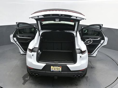 Used 2026 Porsche Cayenne Coupe AWD/4WD image 45