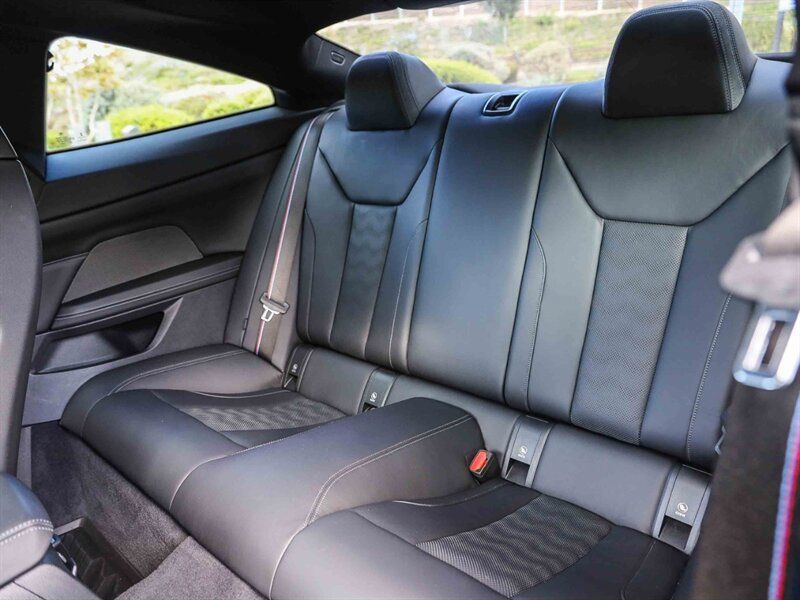 Used 2022 BMW M4 Competition w/ Executive Package RWD image 26