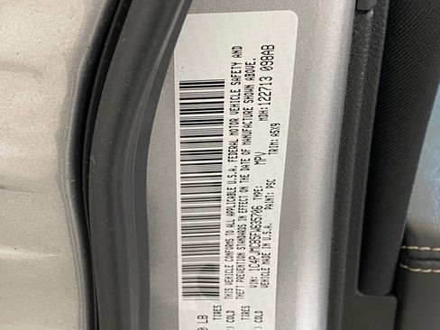 Used 2015 Jeep Cherokee Latitude w/ Cold Weather Group image 22