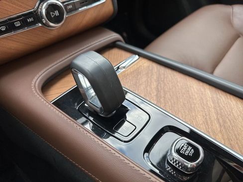 Certified 2024 Volvo XC90 B5 Plus image 21