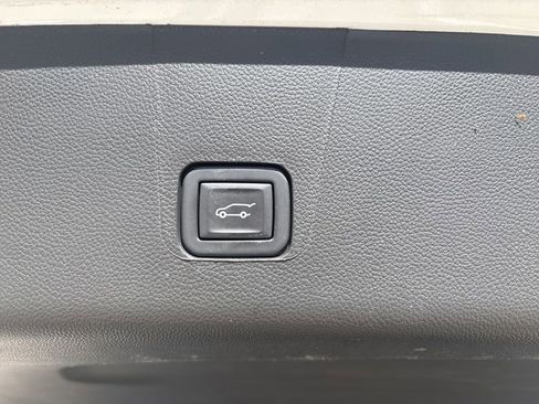 Used 2023 Chevrolet Traverse LT w/ LPO, Floor Liner Package image 13