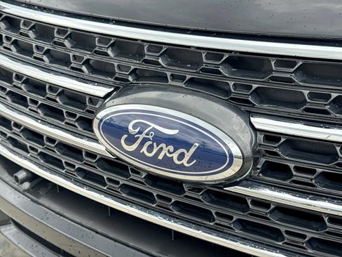 Certified 2023 Ford Explorer XLT w/ Equipment Group 202A AWD/4WD image 11