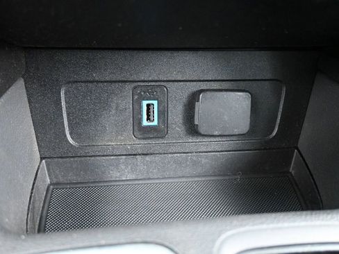 Used 2017 Ford Escape Titanium image 15