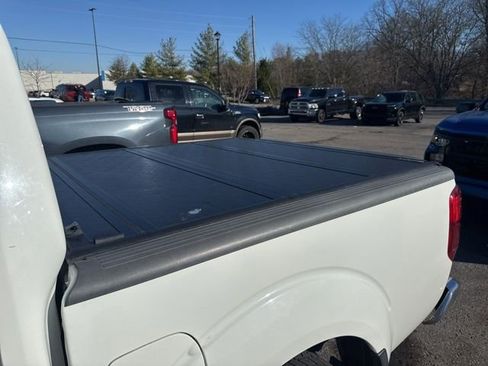 Used 2016 Nissan Frontier SV image 18