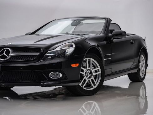 Used 2009 Mercedes-Benz SL 550 image 2