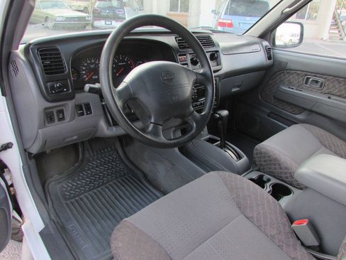 Used 2000 Nissan Xterra XE RWD image 17