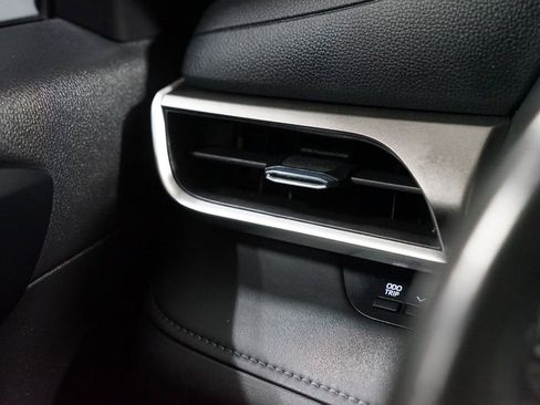 Certified 2024 Toyota Highlander XLE image 25