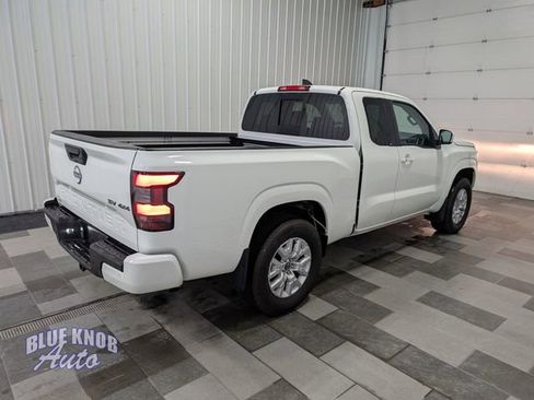 Used 2024 Nissan Frontier SV w/ SV Convenience Package AWD/4WD image 4