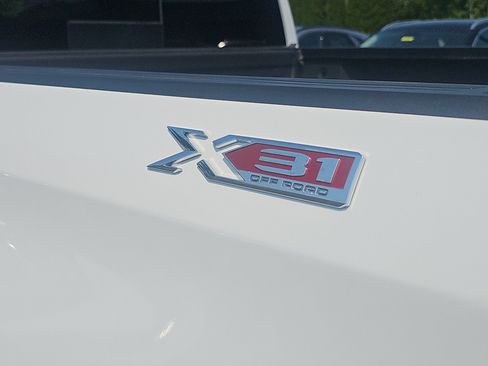 Used 2019 GMC Sierra 1500 SLT w/ SLT Premium Plus Package AWD/4WD image 10