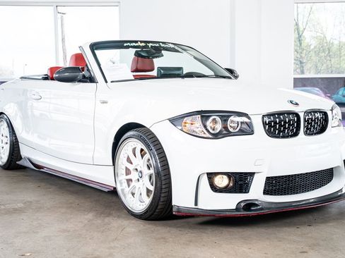 Used 2011 BMW 128i Convertible image 4