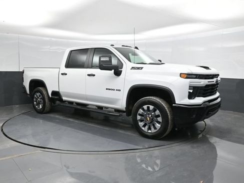 Used 2024 Chevrolet Silverado 2500 Custom w/ Custom Value Package AWD/4WD image 5