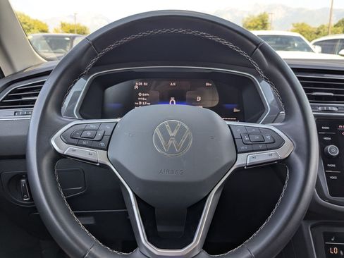 Used 2024 Volkswagen Tiguan SE AWD/4WD image 18