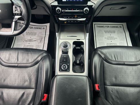 Used 2022 Ford Explorer Platinum w/ Equipment Group 601A AWD/4WD image 11