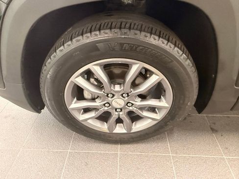 Used 2024 GMC Terrain SLT image 42