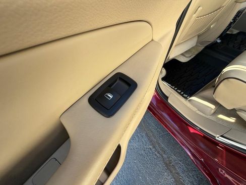 Used 2017 Jeep Grand Cherokee Overland RWD image 12