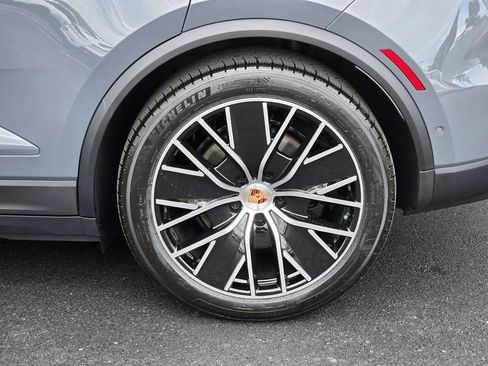 New 2026 Porsche Macan 4 Electric image 11