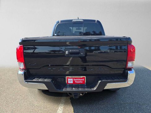 Used 2017 Toyota Tacoma TRD Off-Road w/ Tow Package (A/T) AWD/4WD image 4