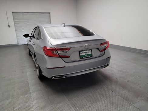 Used 2018 Honda Accord Touring image 6