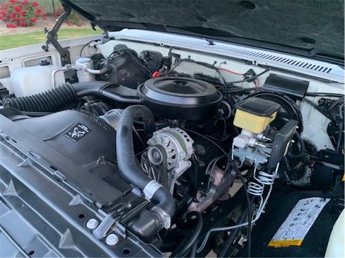 Used 1991 GMC Suburban 4WD image 17